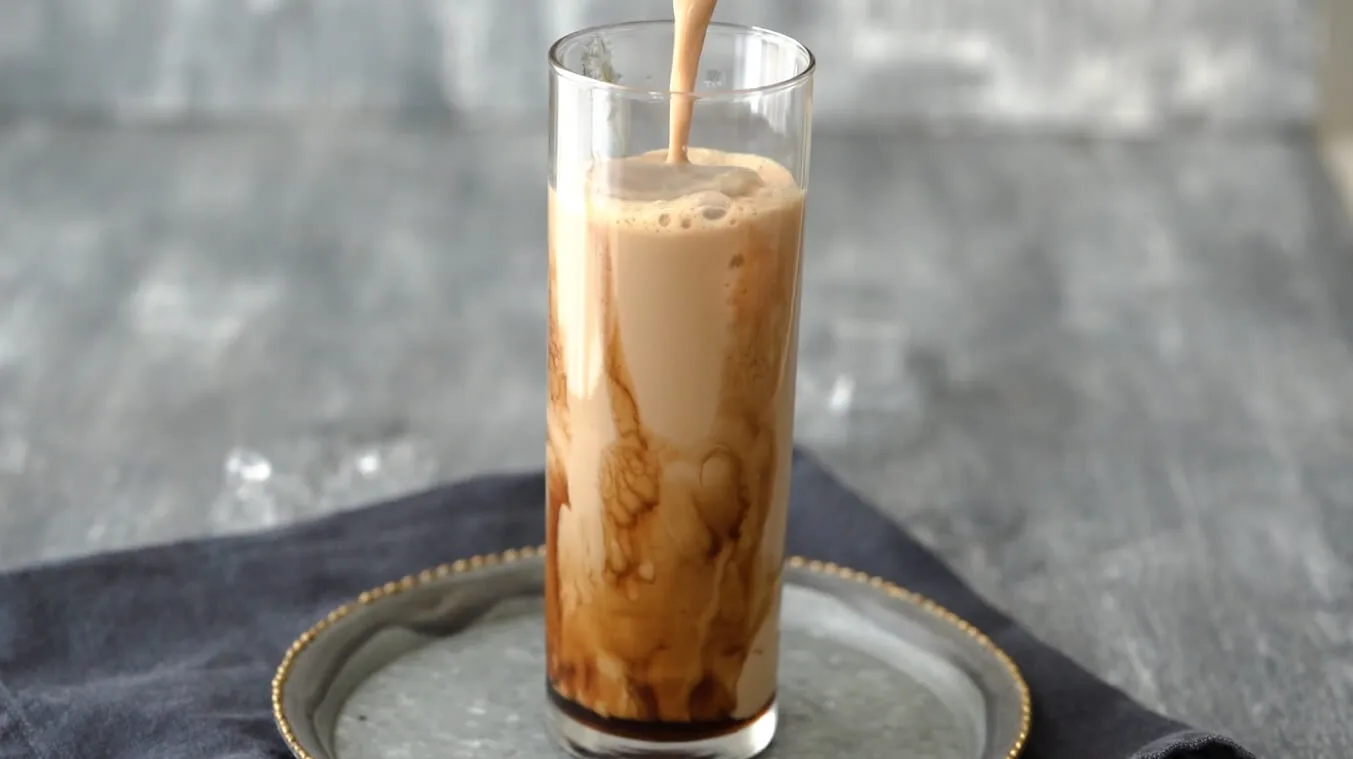 how to make iced caramel latte coffee